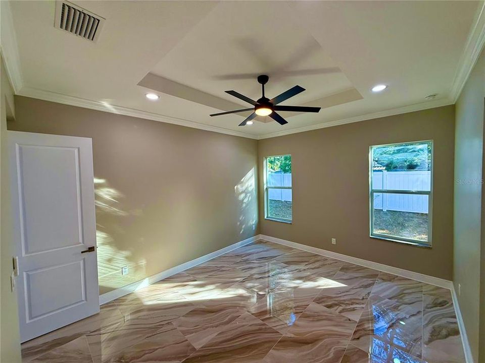 На продажу: $560,000 (4 спален, 2 ванн, 1978 Квадратных фут)