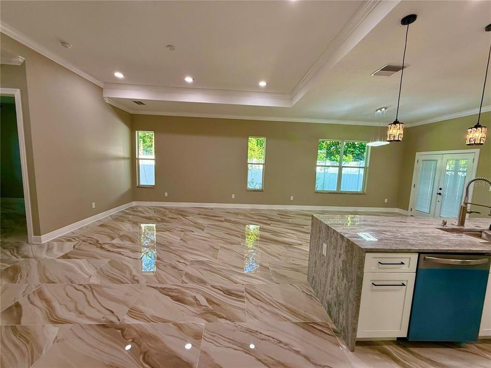 На продажу: $560,000 (4 спален, 2 ванн, 1978 Квадратных фут)