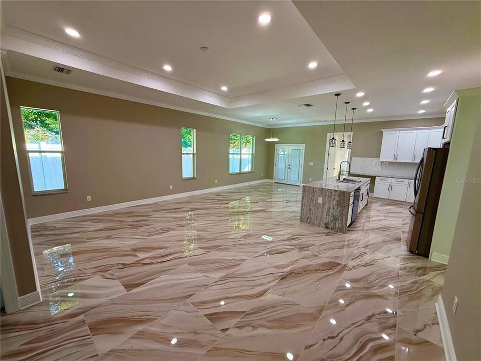 На продажу: $560,000 (4 спален, 2 ванн, 1978 Квадратных фут)