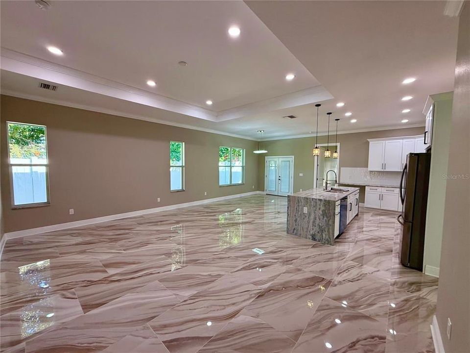 На продажу: $560,000 (4 спален, 2 ванн, 1978 Квадратных фут)