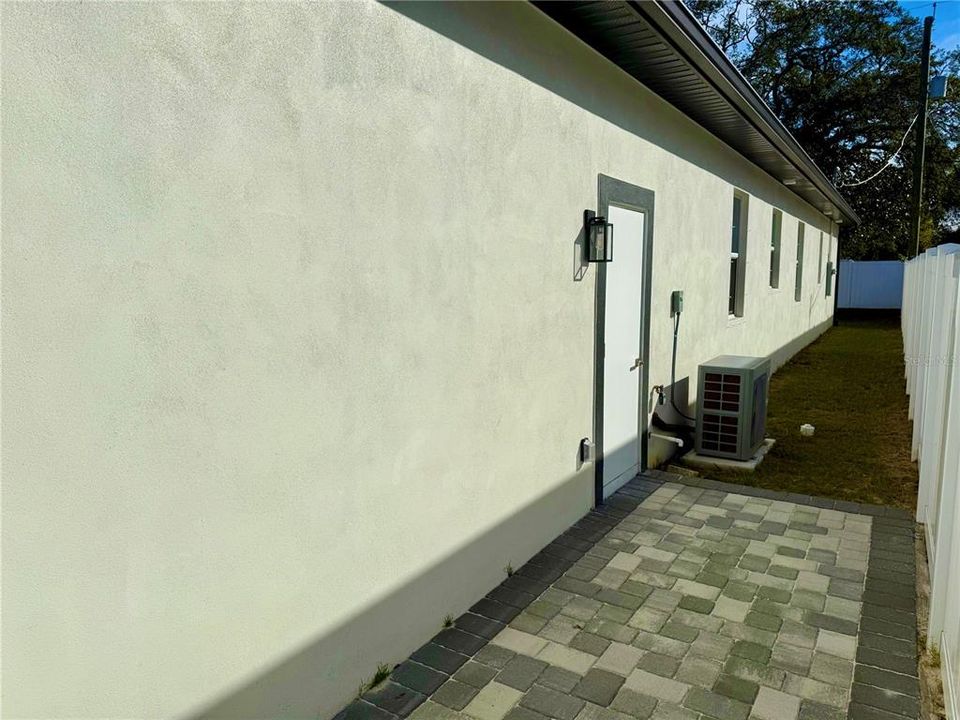 На продажу: $560,000 (4 спален, 2 ванн, 1978 Квадратных фут)