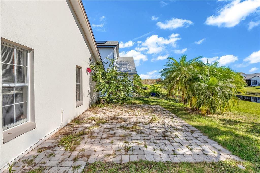 For Rent: $2,495 (3 beds, 2 baths, 1420 Square Feet)