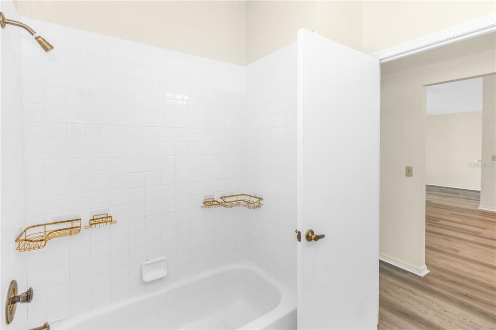 For Rent: $2,495 (3 beds, 2 baths, 1420 Square Feet)