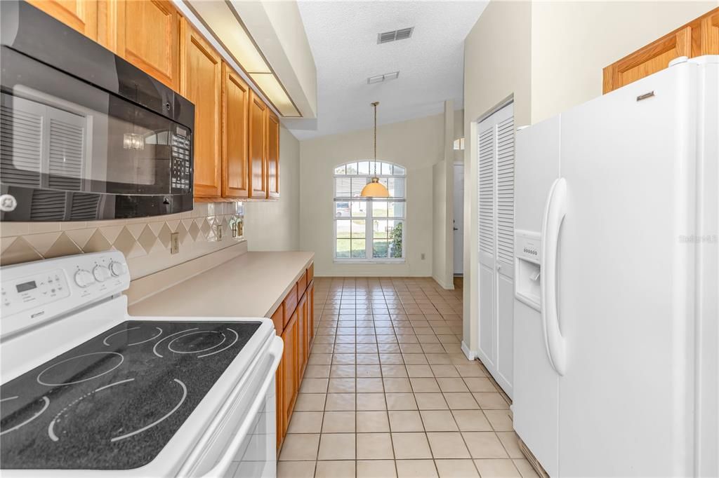 For Rent: $2,495 (3 beds, 2 baths, 1420 Square Feet)