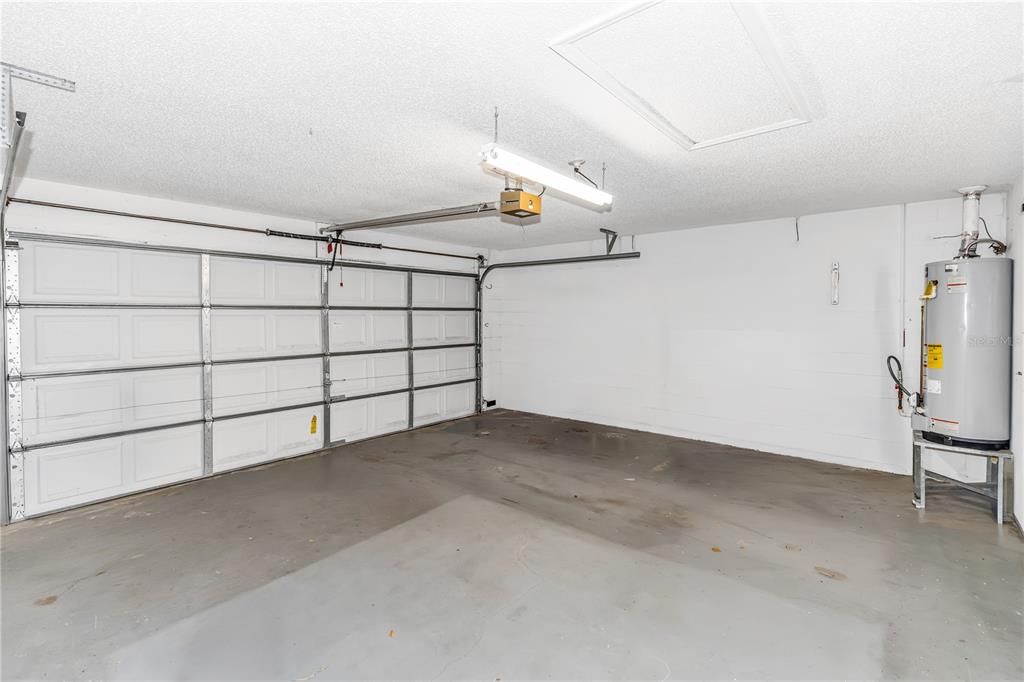 For Rent: $2,495 (3 beds, 2 baths, 1420 Square Feet)