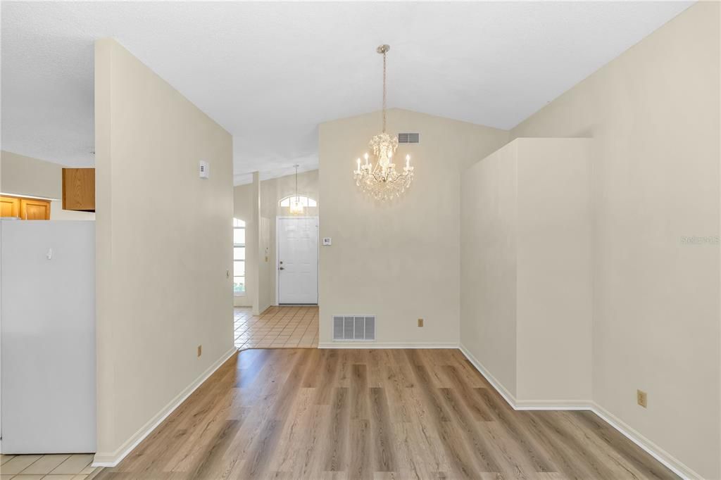 For Rent: $2,495 (3 beds, 2 baths, 1420 Square Feet)