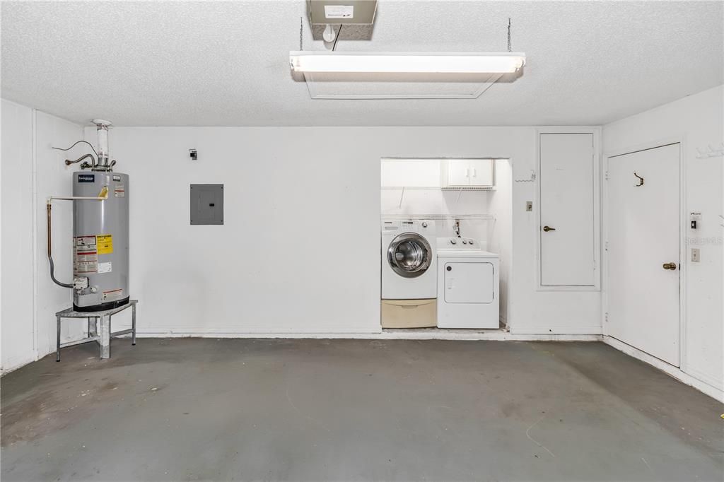 For Rent: $2,495 (3 beds, 2 baths, 1420 Square Feet)