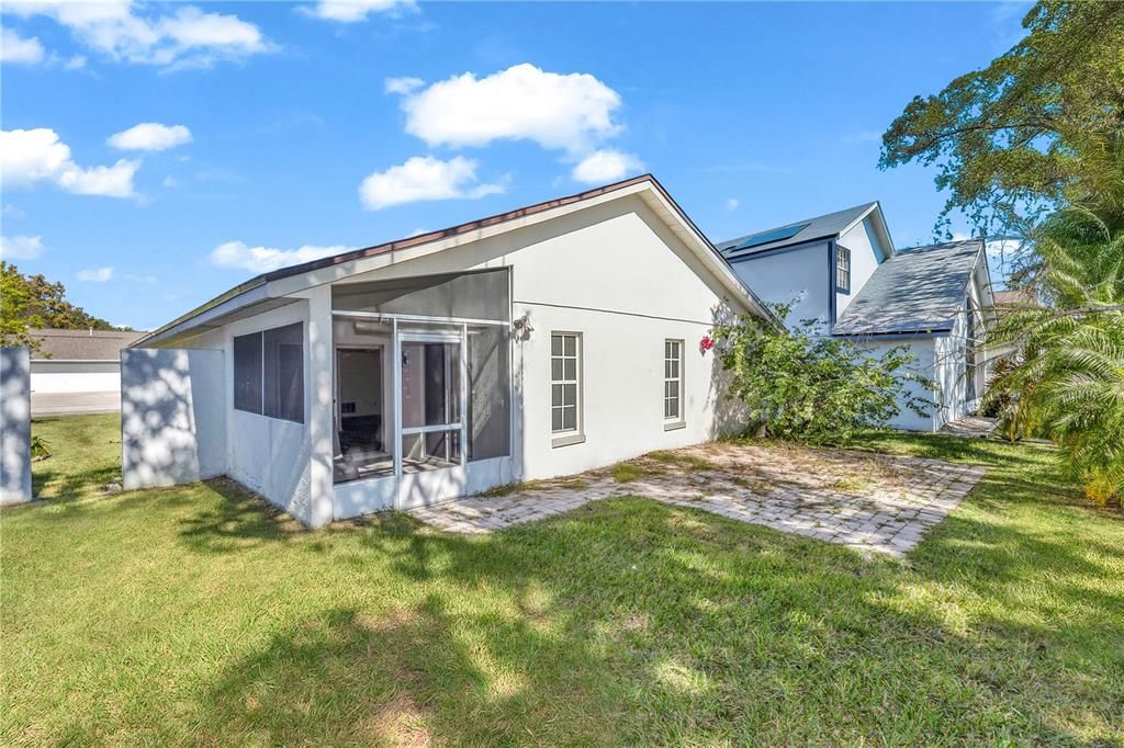 For Rent: $2,495 (3 beds, 2 baths, 1420 Square Feet)