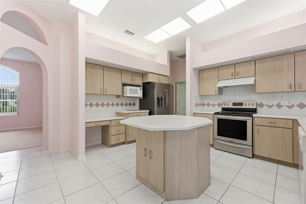 待售: $359,900 (3 贝兹, 2 浴室, 2257 平方英尺)