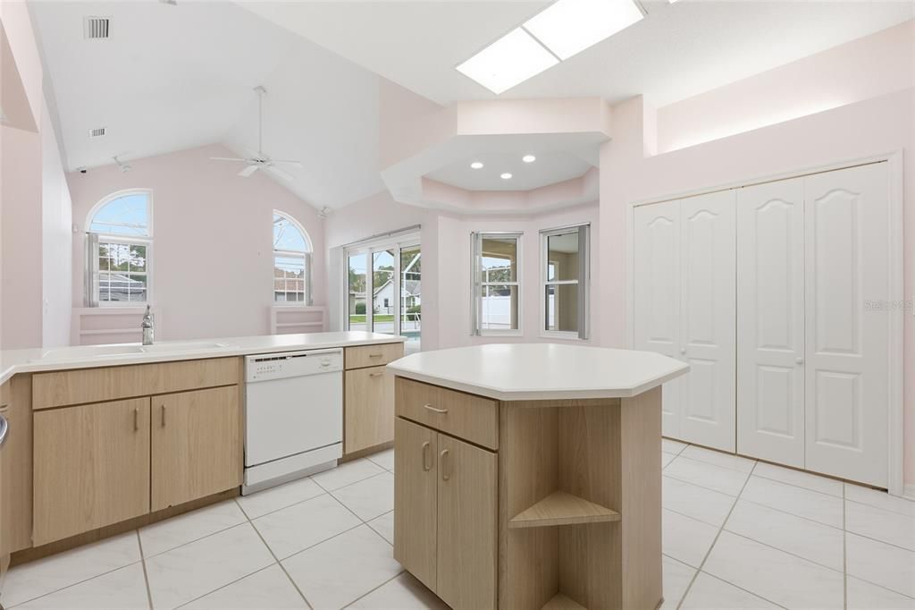 待售: $359,900 (3 贝兹, 2 浴室, 2257 平方英尺)