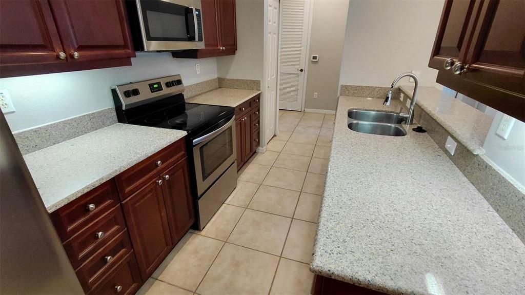 В аренду: $2,150 (3 спален, 2 ванн, 1332 Квадратных фут)