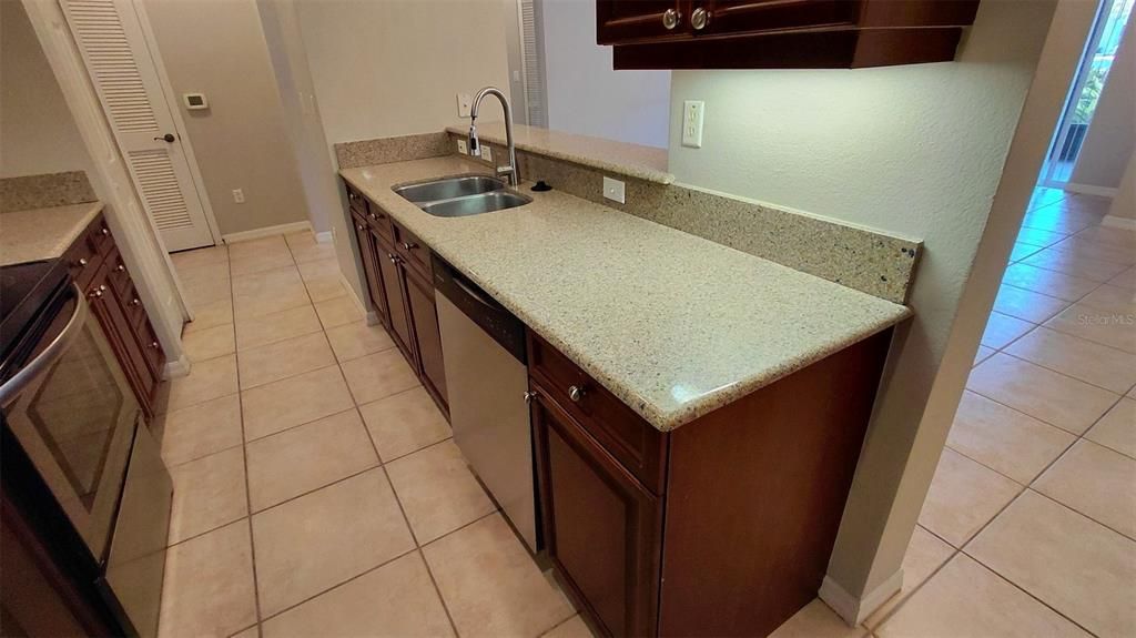 В аренду: $2,150 (3 спален, 2 ванн, 1332 Квадратных фут)