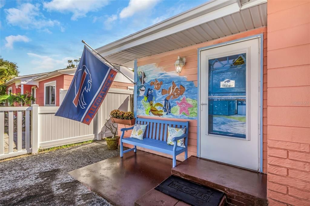 For Sale: $349,900 (2 beds, 1 baths, 1078 Square Feet)