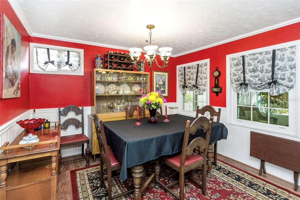 For Sale: $349,900 (2 beds, 1 baths, 1078 Square Feet)