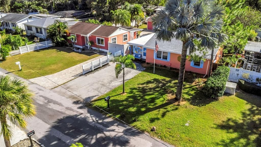 For Sale: $349,900 (2 beds, 1 baths, 1078 Square Feet)