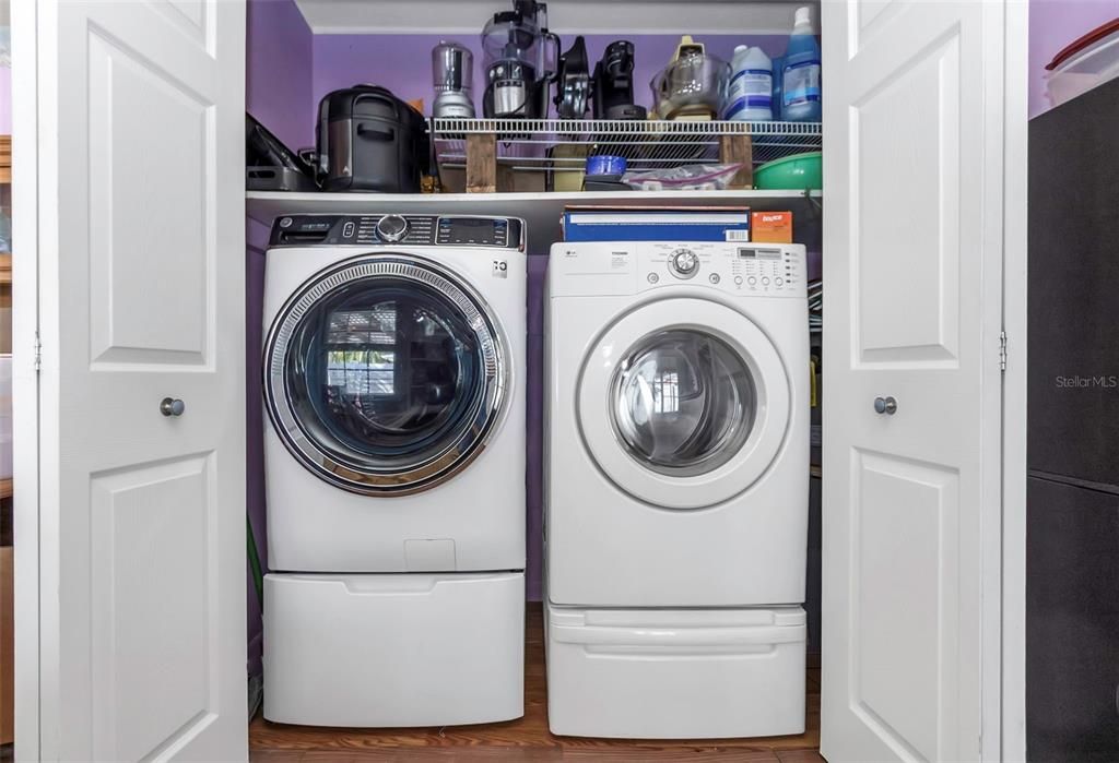 For Sale: $349,900 (2 beds, 1 baths, 1078 Square Feet)