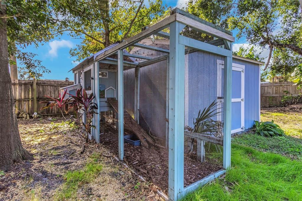 For Sale: $349,900 (2 beds, 1 baths, 1078 Square Feet)