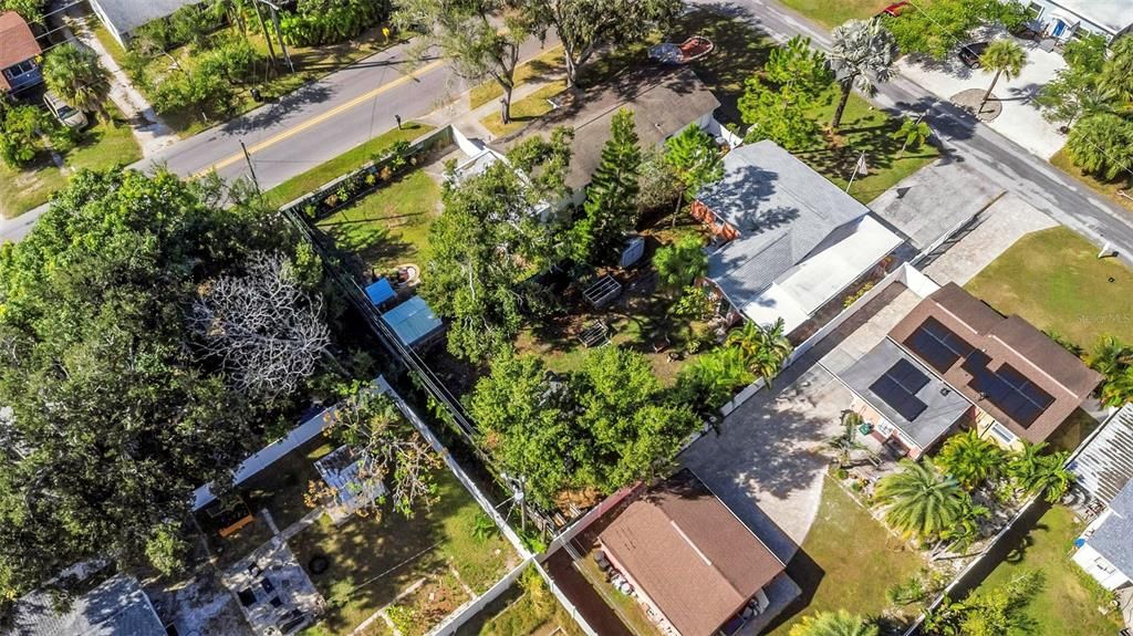 For Sale: $349,900 (2 beds, 1 baths, 1078 Square Feet)