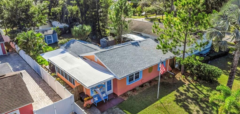 For Sale: $349,900 (2 beds, 1 baths, 1078 Square Feet)