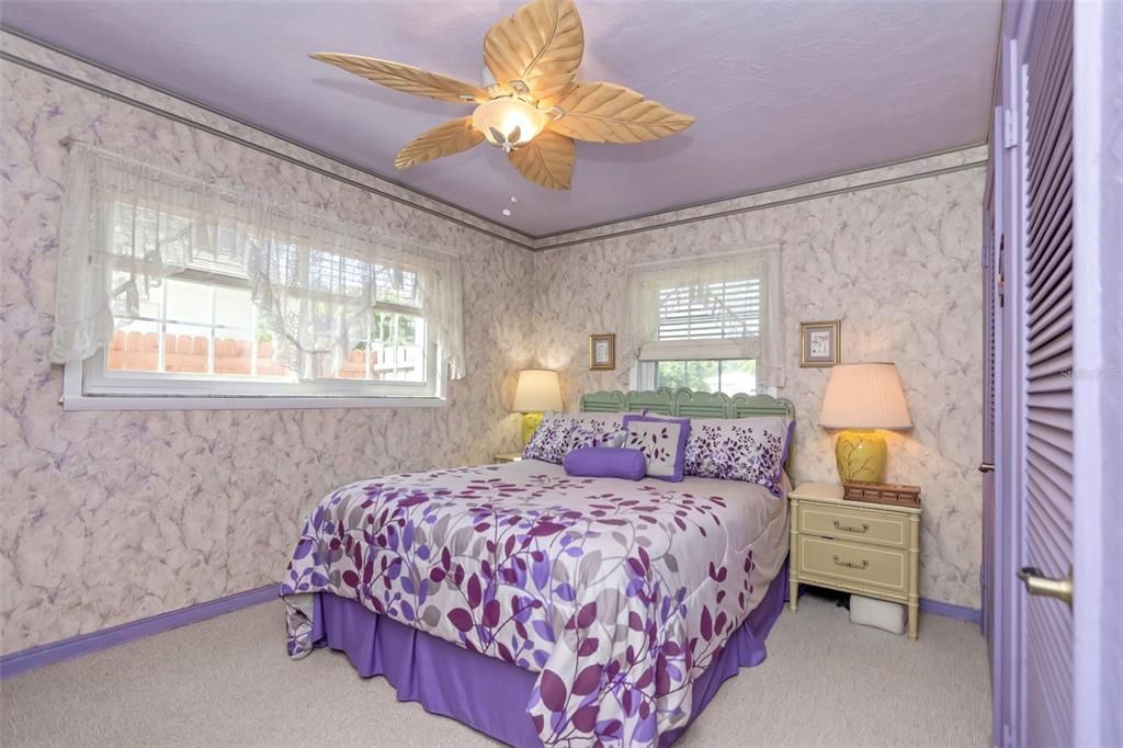 For Sale: $349,900 (2 beds, 1 baths, 1078 Square Feet)