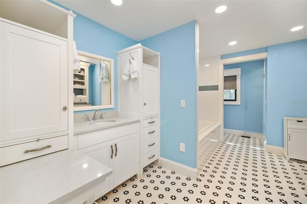 For Sale: $8,700,000 (3 beds, 3 baths, 3485 Square Feet)