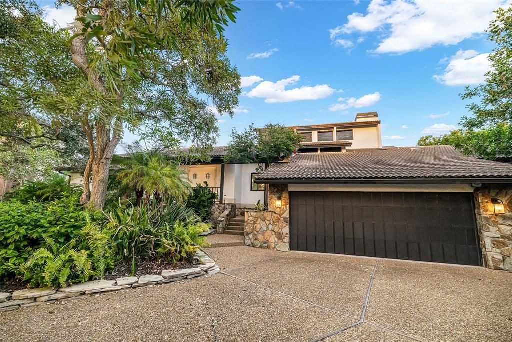 For Sale: $8,700,000 (3 beds, 3 baths, 3485 Square Feet)