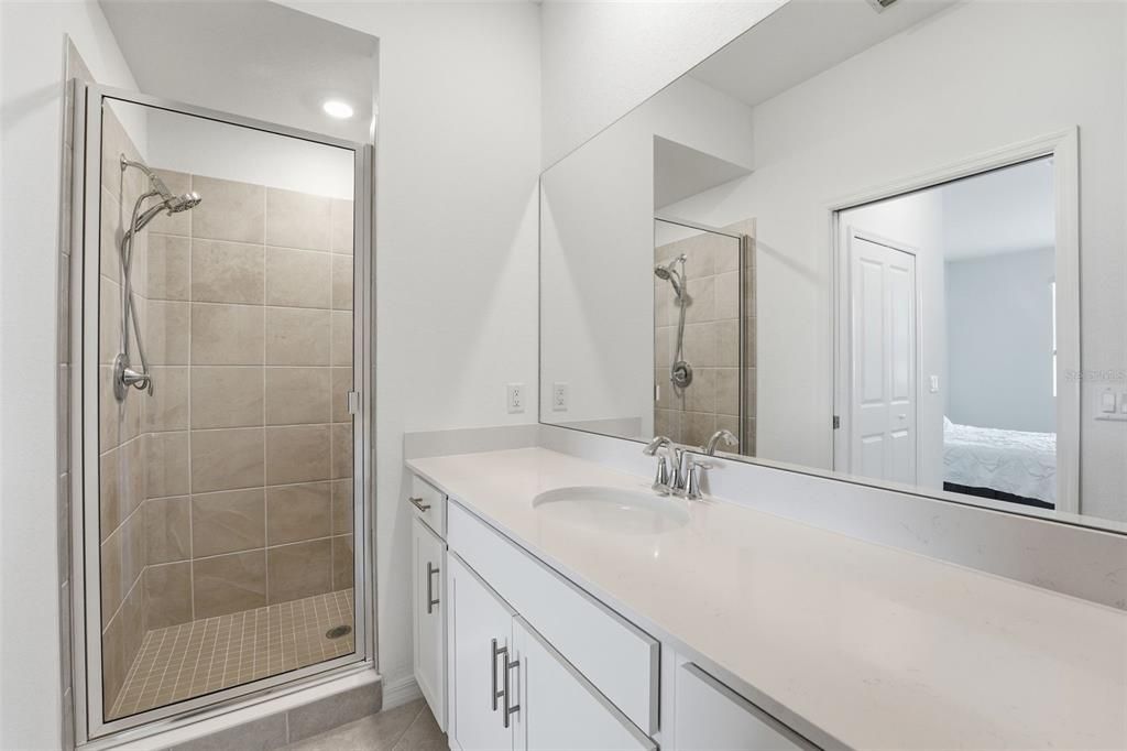 En Venta: $239,000 (2 camas, 2 baños, 1123 Pies cuadrados)