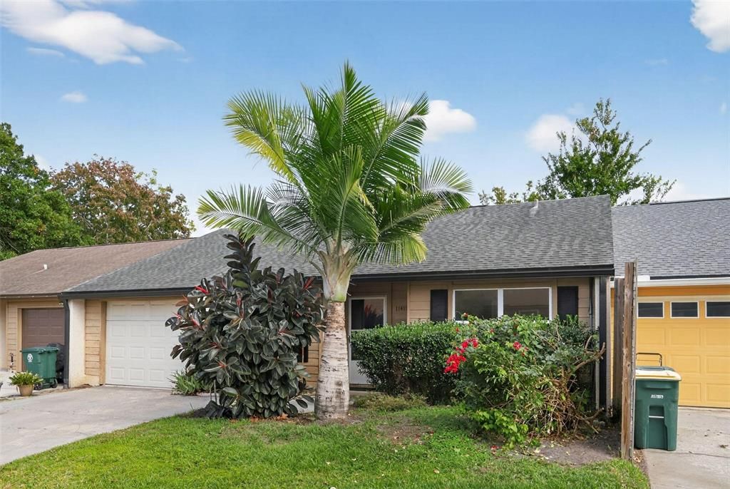 Active With Contract: $199,900 (2 beds, 2 baths, 1104 Square Feet)