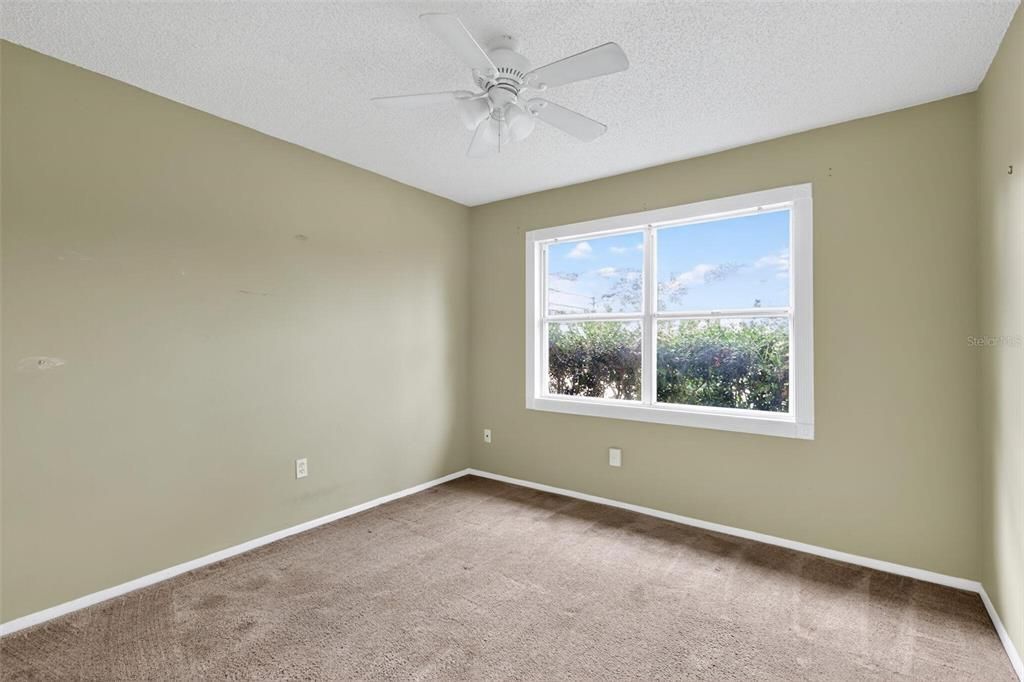 Active With Contract: $199,900 (2 beds, 2 baths, 1104 Square Feet)