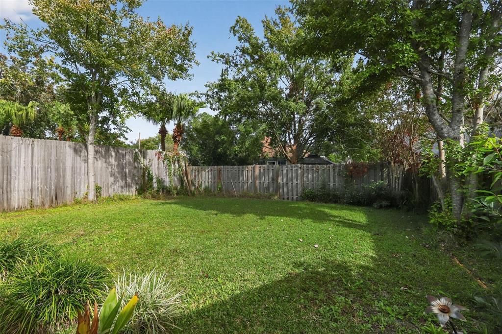 Active With Contract: $199,900 (2 beds, 2 baths, 1104 Square Feet)