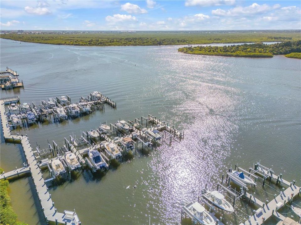 Под контрактом: $645,000 (3 спален, 2 ванн, 1450 Квадратных фут)