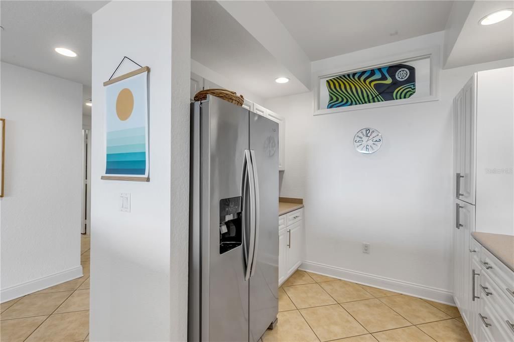 Под контрактом: $645,000 (3 спален, 2 ванн, 1450 Квадратных фут)