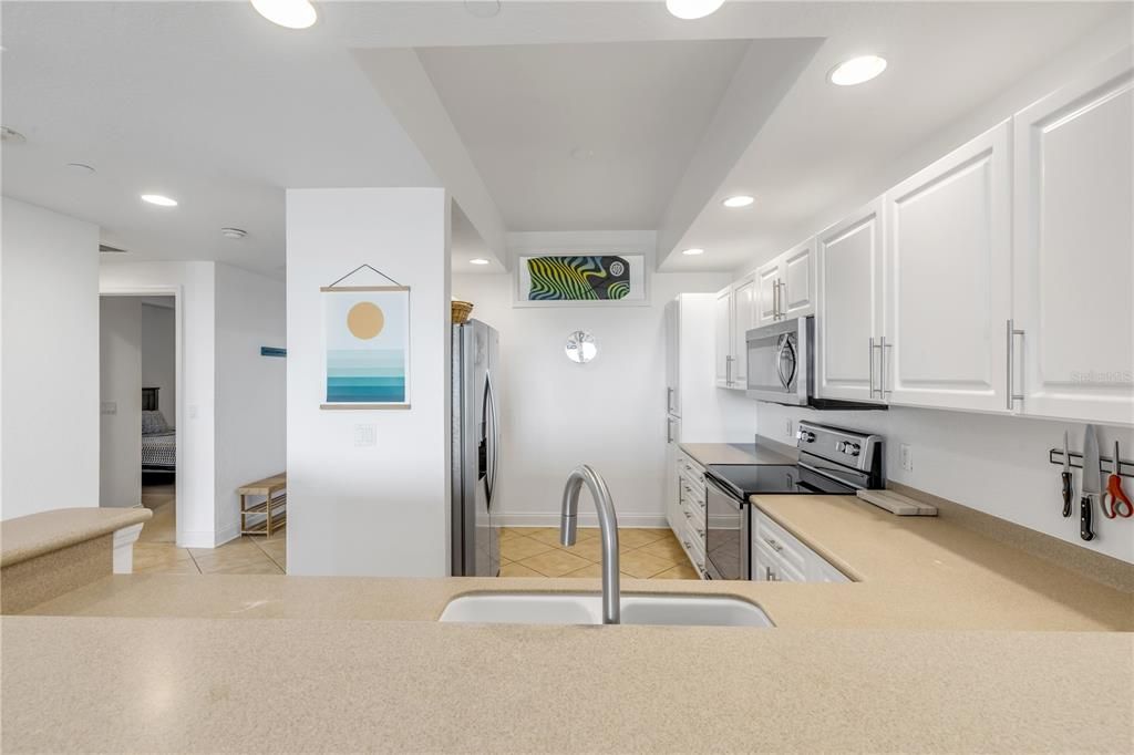 Под контрактом: $645,000 (3 спален, 2 ванн, 1450 Квадратных фут)