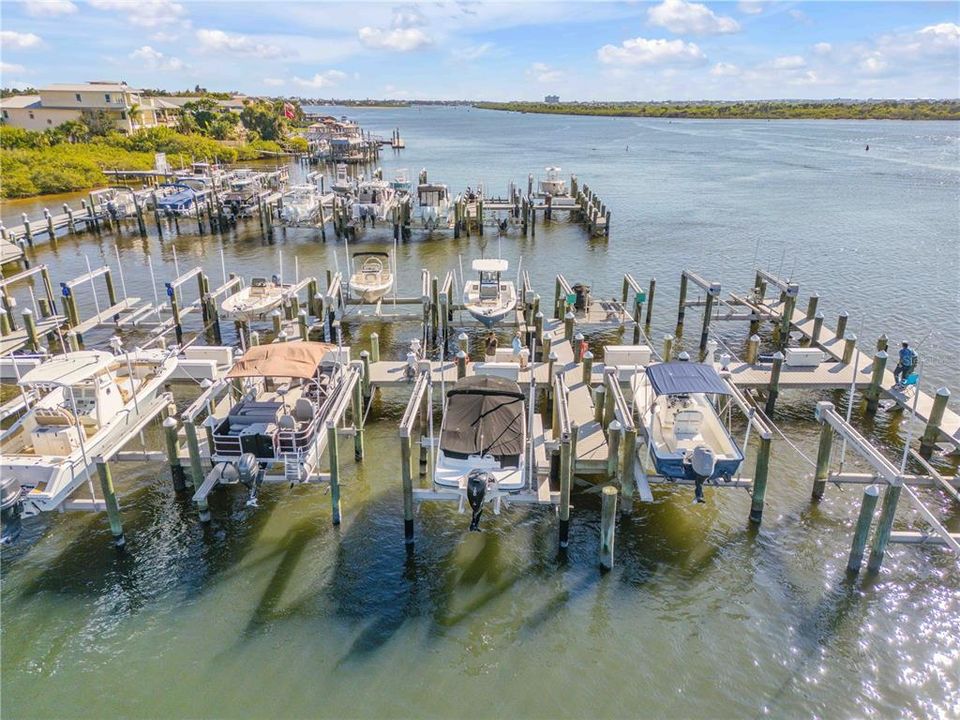 Под контрактом: $645,000 (3 спален, 2 ванн, 1450 Квадратных фут)