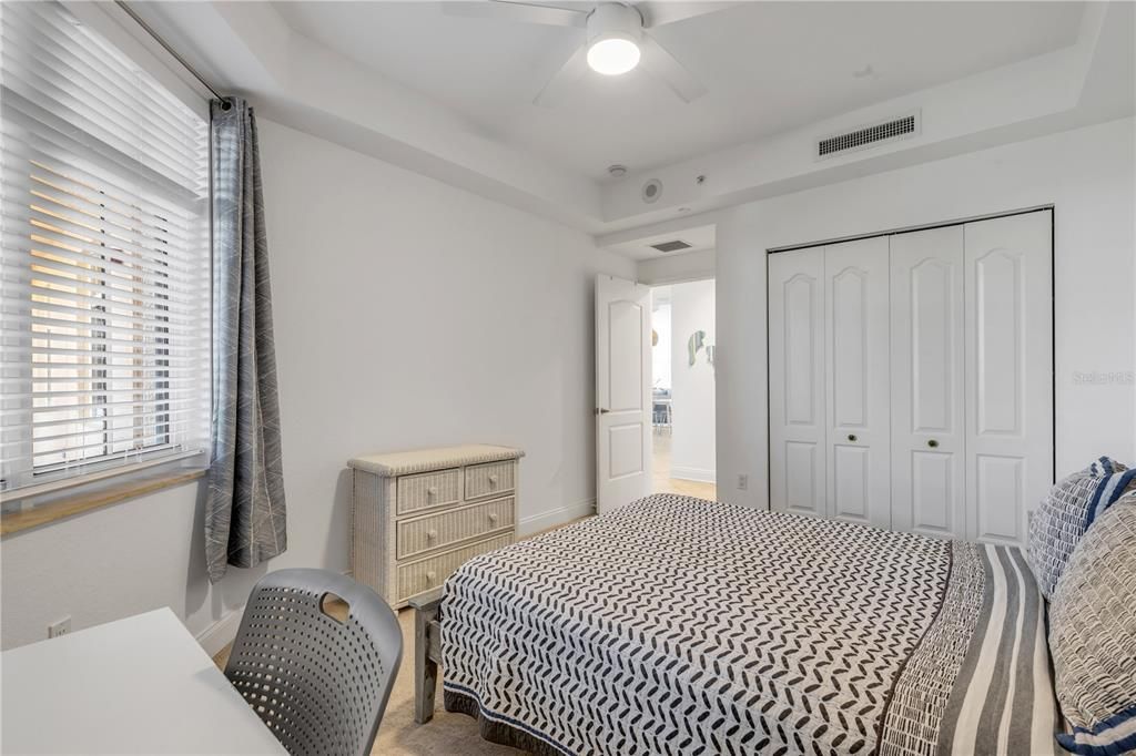 Под контрактом: $645,000 (3 спален, 2 ванн, 1450 Квадратных фут)