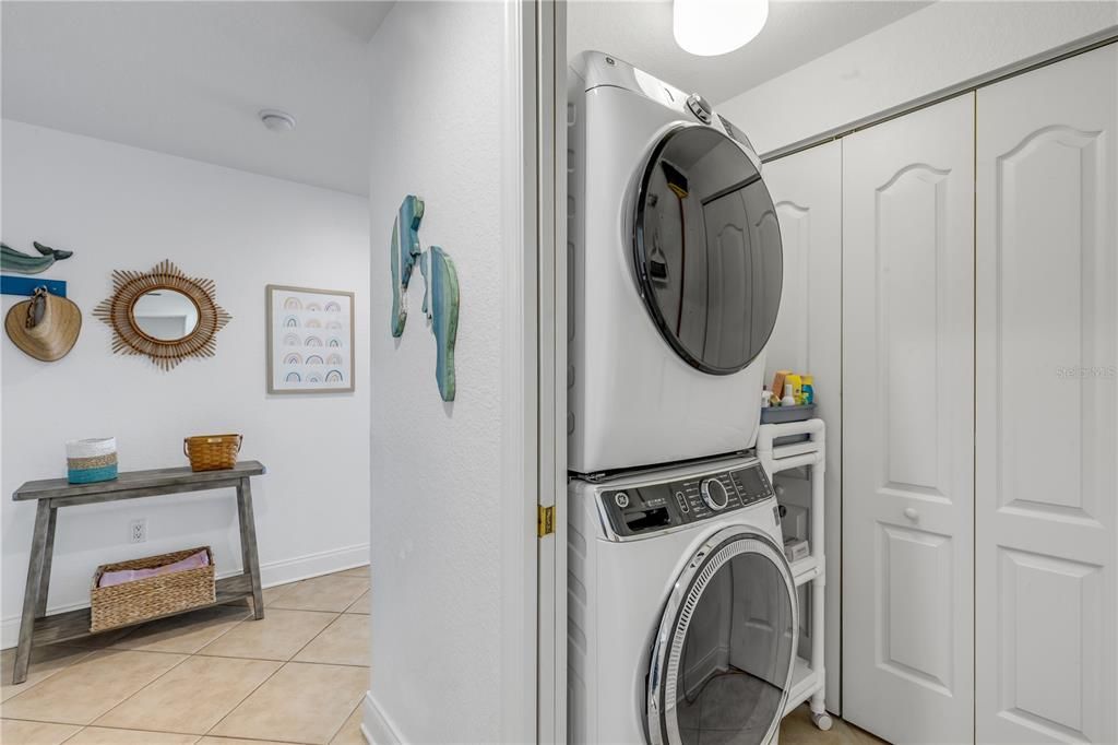 Под контрактом: $645,000 (3 спален, 2 ванн, 1450 Квадратных фут)