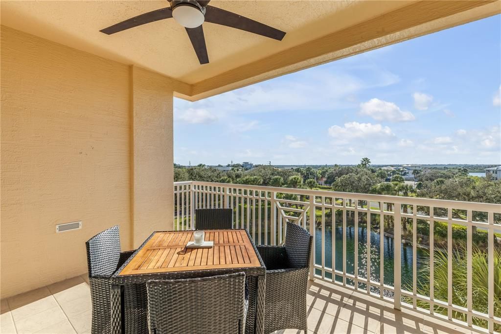 Под контрактом: $645,000 (3 спален, 2 ванн, 1450 Квадратных фут)