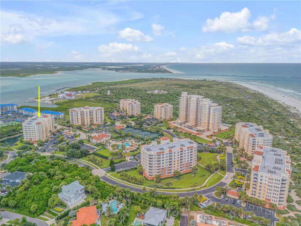 Под контрактом: $645,000 (3 спален, 2 ванн, 1450 Квадратных фут)