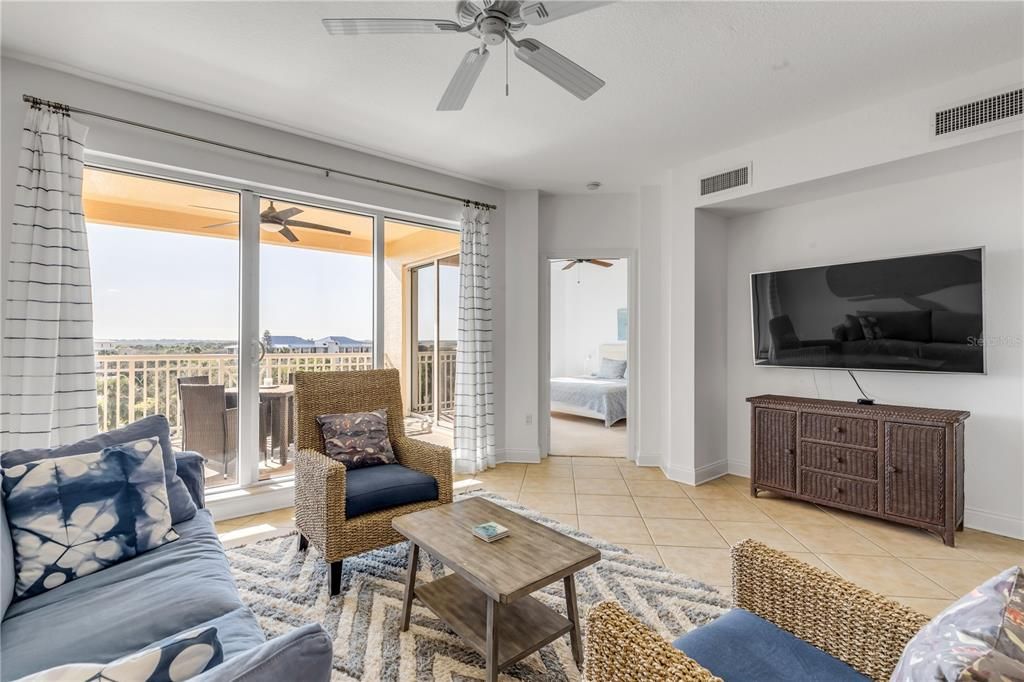 Под контрактом: $645,000 (3 спален, 2 ванн, 1450 Квадратных фут)