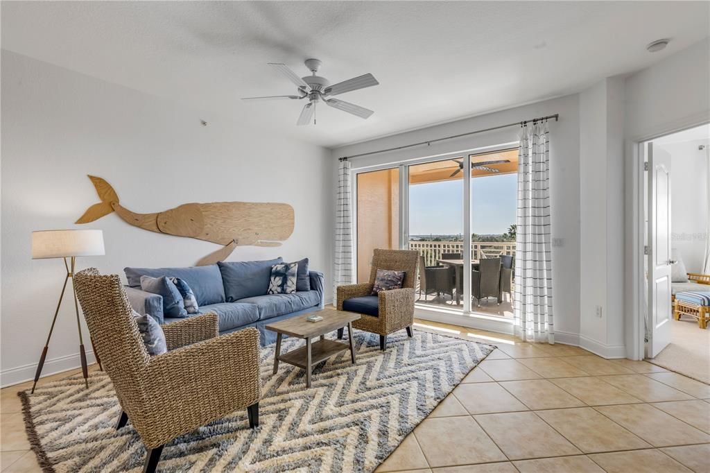 Под контрактом: $645,000 (3 спален, 2 ванн, 1450 Квадратных фут)