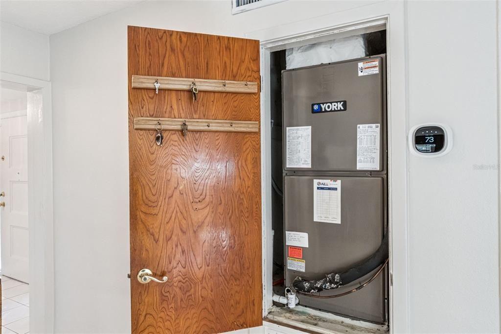 待售: $439,000 (3 贝兹, 2 浴室, 1936 平方英尺)