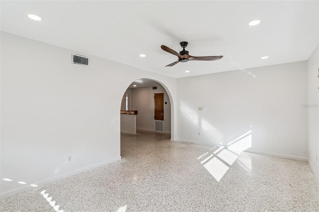 待售: $439,000 (3 贝兹, 2 浴室, 1936 平方英尺)