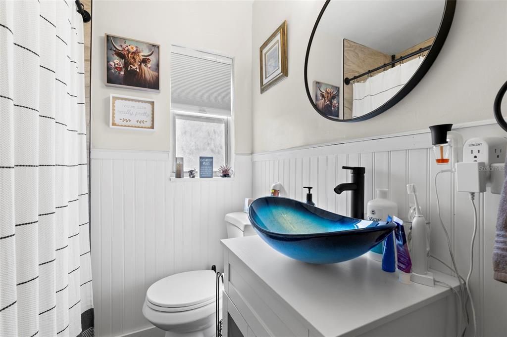 Active With Contract: $289,701 (2 beds, 1 baths, 899 Square Feet)