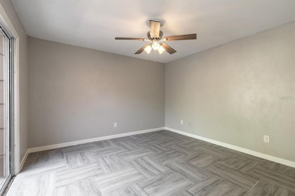 待售: $209,000 (2 贝兹, 2 浴室, 1400 平方英尺)