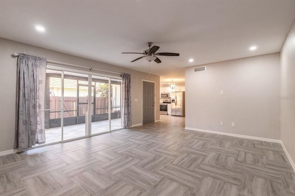 待售: $209,000 (2 贝兹, 2 浴室, 1400 平方英尺)