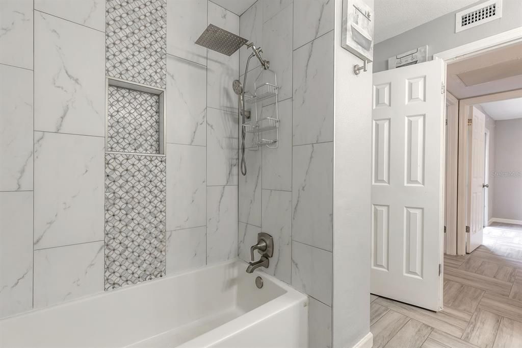 待售: $209,000 (2 贝兹, 2 浴室, 1400 平方英尺)