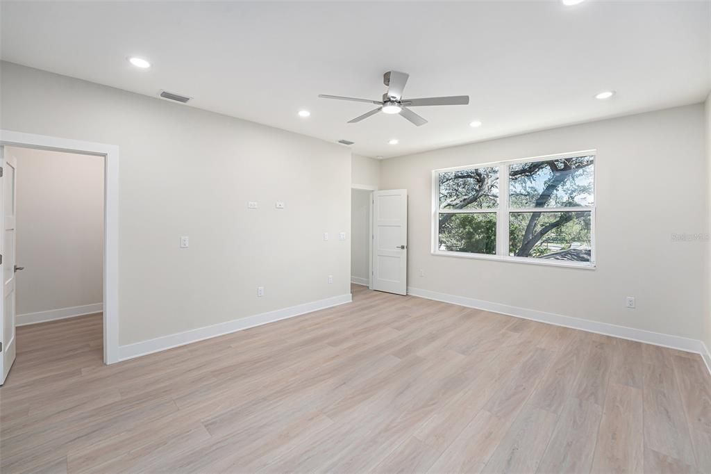 待售: $925,000 (4 贝兹, 3 浴室, 2800 平方英尺)