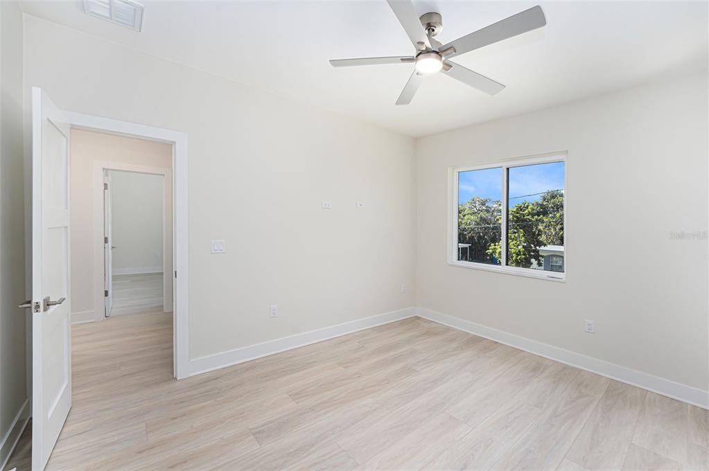 待售: $925,000 (4 贝兹, 3 浴室, 2800 平方英尺)