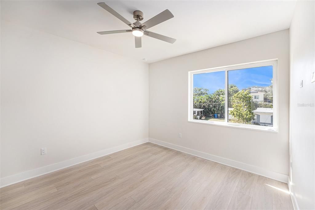 待售: $925,000 (4 贝兹, 3 浴室, 2800 平方英尺)