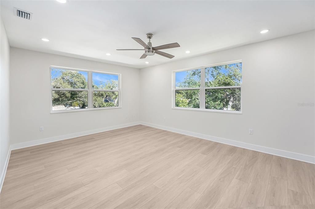 待售: $925,000 (4 贝兹, 3 浴室, 2800 平方英尺)